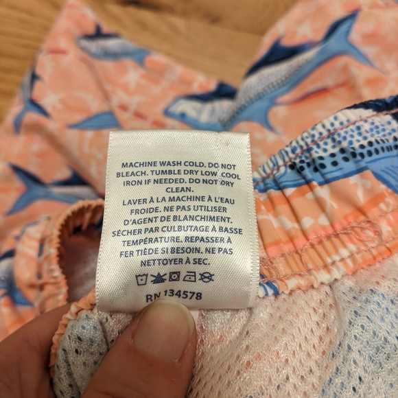 Men's Vineyard Vines swim trunks - Picture 8 of 9